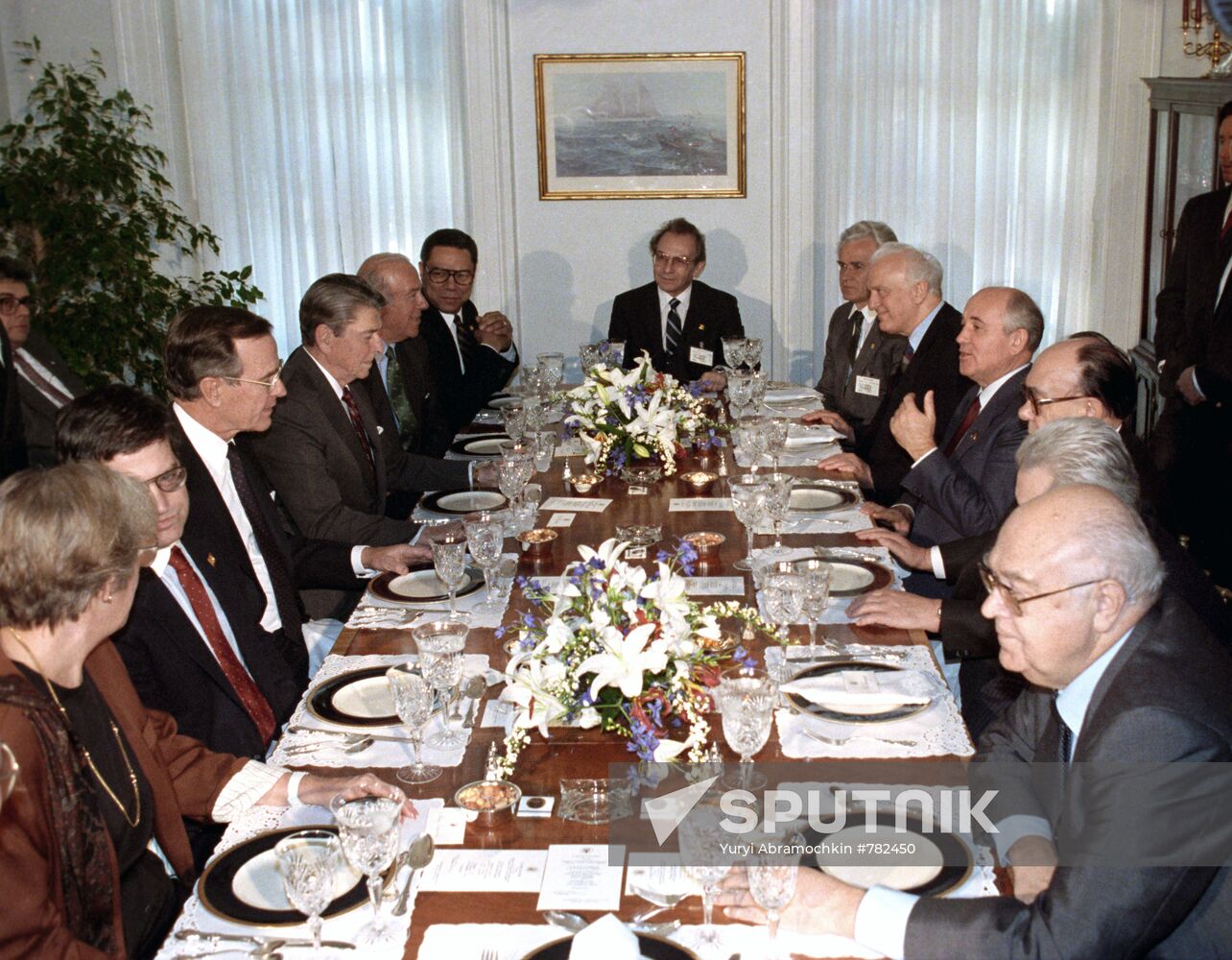 Mikhail Gorbachev and Ronald Reagan during an unofficial meeting