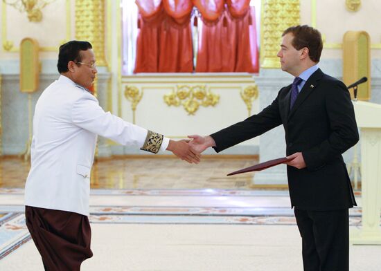 Dmitry Medvedev accepts ambassadors' credentials