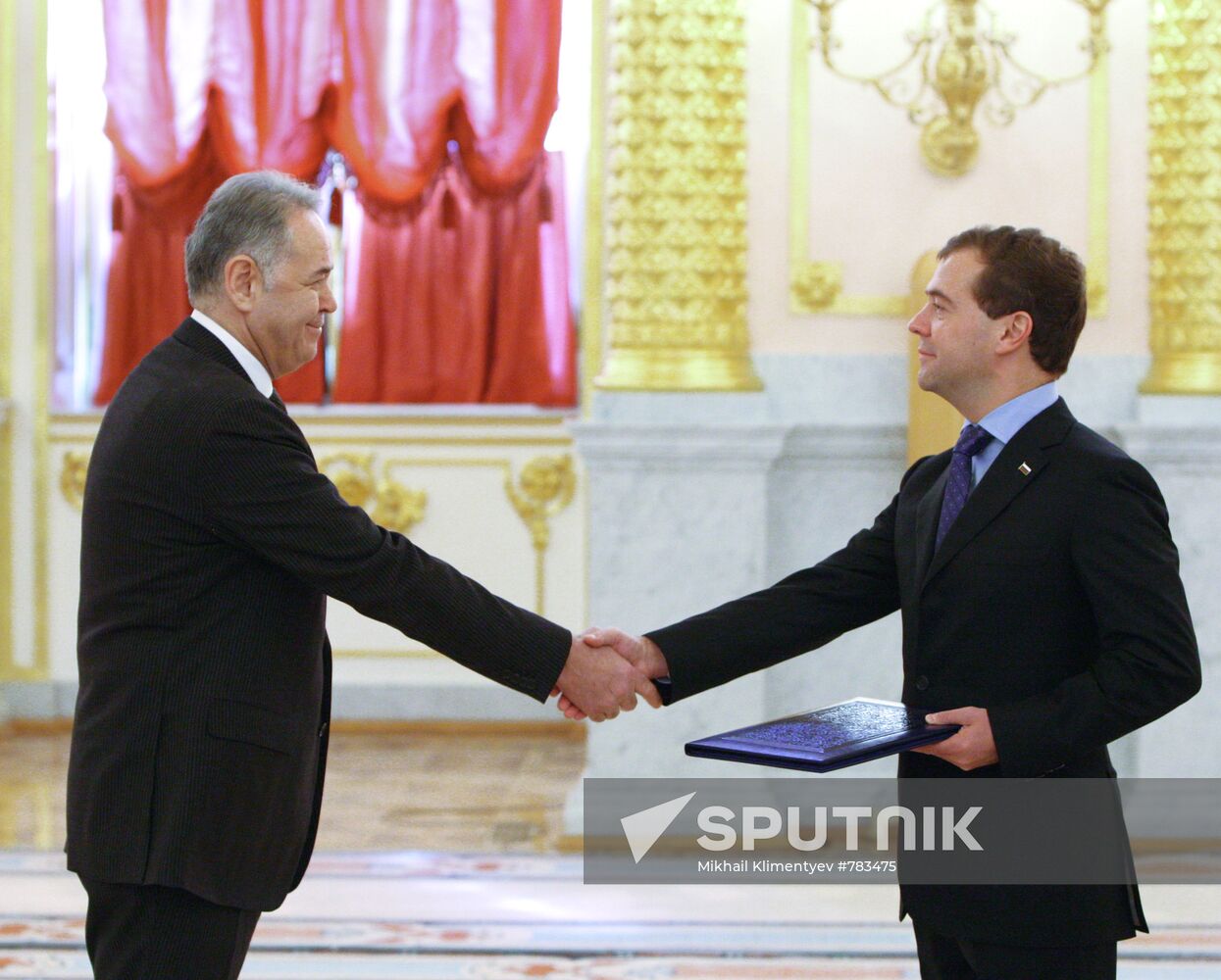 Dmitry Medvedev accepts ambassador credentials