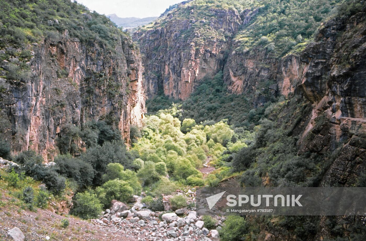 Gandzasar Monastery and its surroundings
