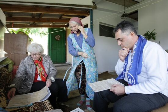 Population census in Semenovka village
