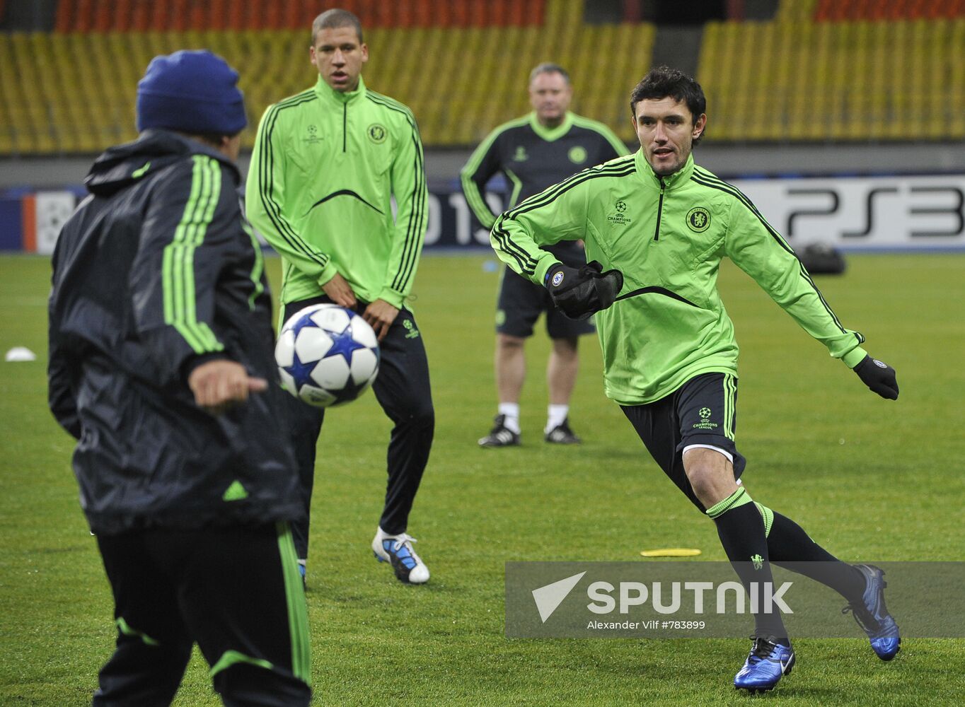 FC Chelsea holds open training session