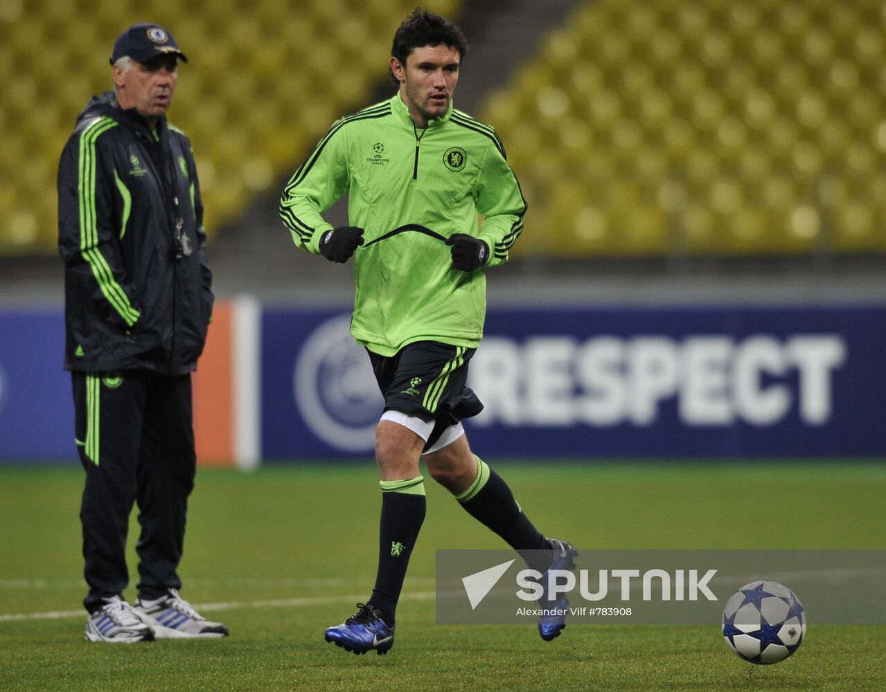 FC Chelsea holds open training session