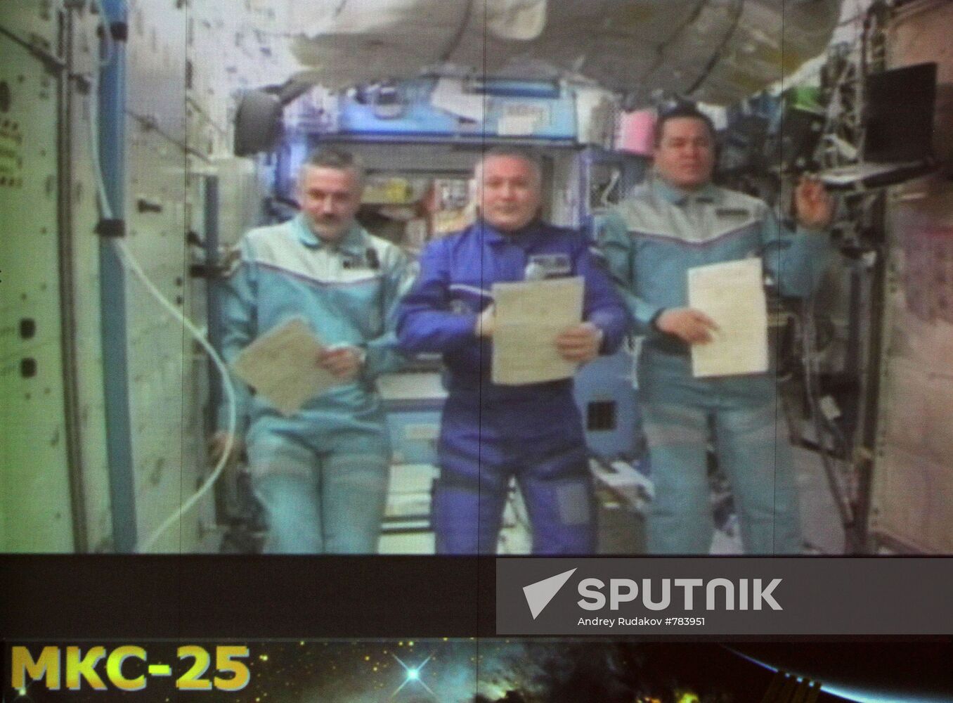 ISS-25 crew takes part in population census