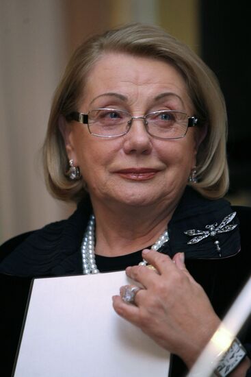 Nina Vizbor