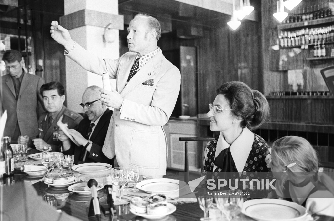 Tasting the food of cosmonauts