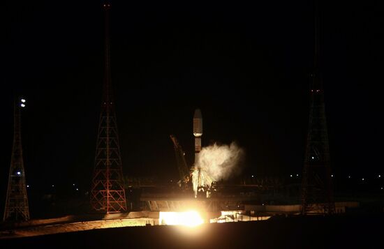 Soyuz-2.1a space carrier with Globalstar 2 satellites launched