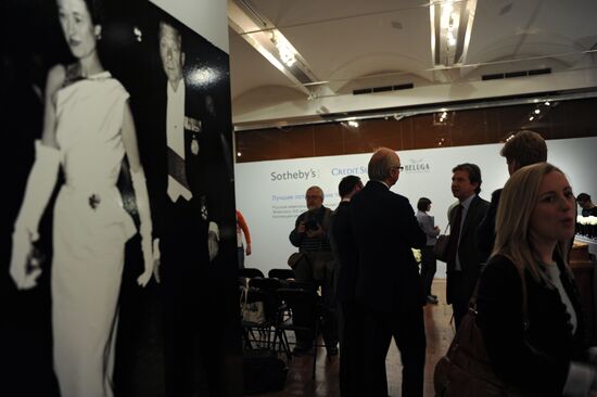 Media preview of exhibition of Duchess of Windsor's jewelry