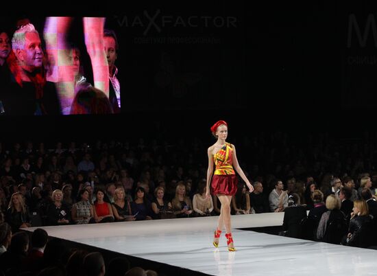 Fashion show of Valentin Yudashkin's collection