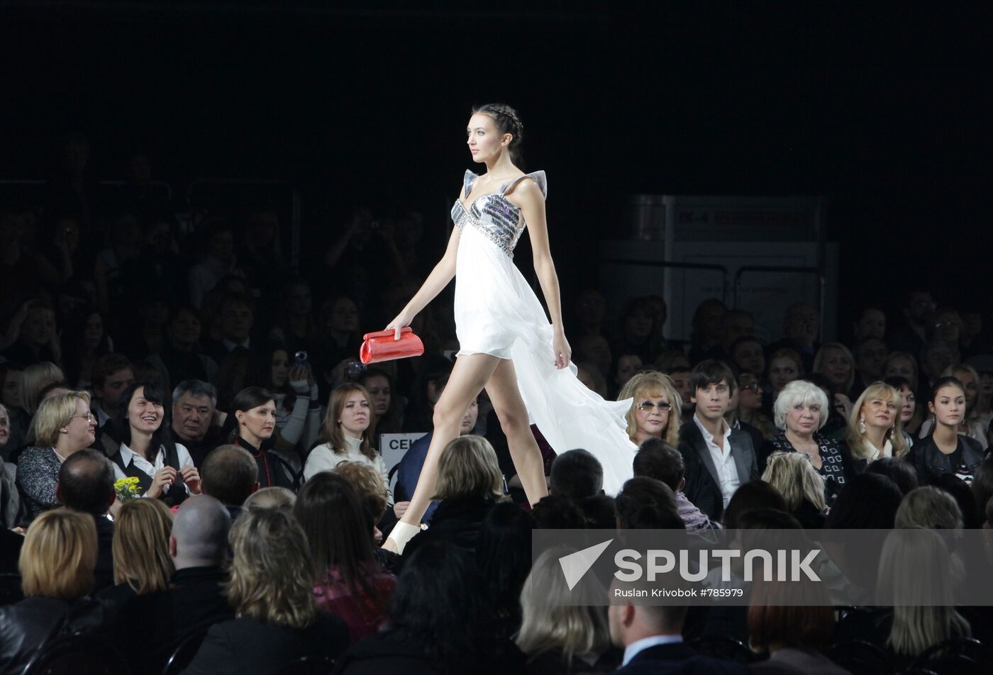Fashion show of Valentin Yudashkin's collection