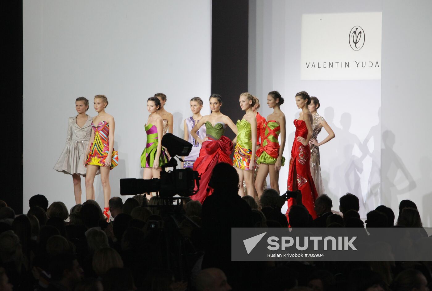 Fashion show of Valentin Yudashkin's collection