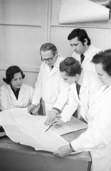 Epidemiologists and microbiologists