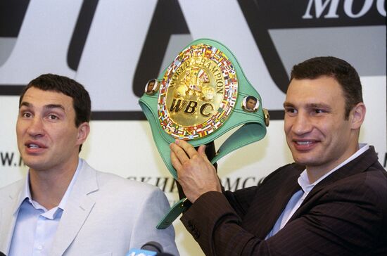 Vitaly and Wladimir Klitschko give news conference
