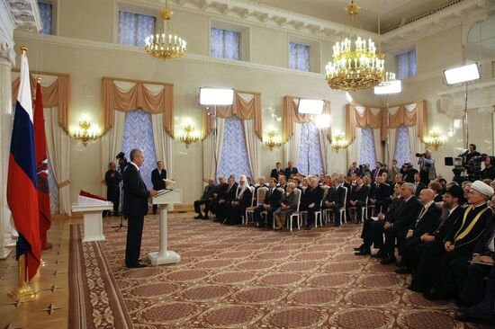 Sergei Sobyanin being sworn-in as Moscow Mayor