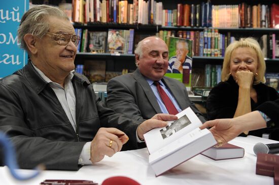 Fazil Iskander, Igor Akhba, Nadezhda Mikhailova