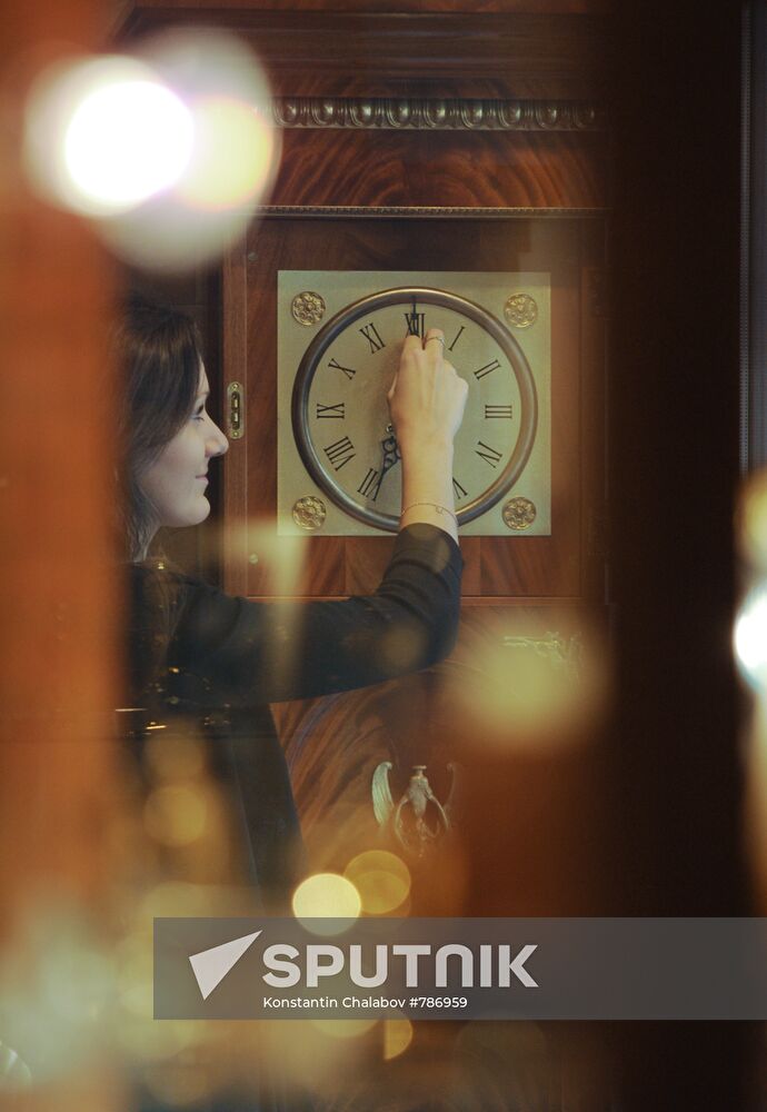 Changing clock to winter time