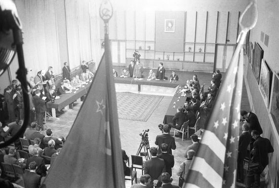 News conference of cosmonauts