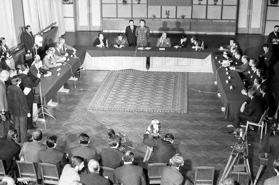 News conference of cosmonauts
