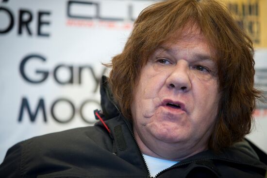 Guitarist Gary Moore holds press conference in Yekaterinburg