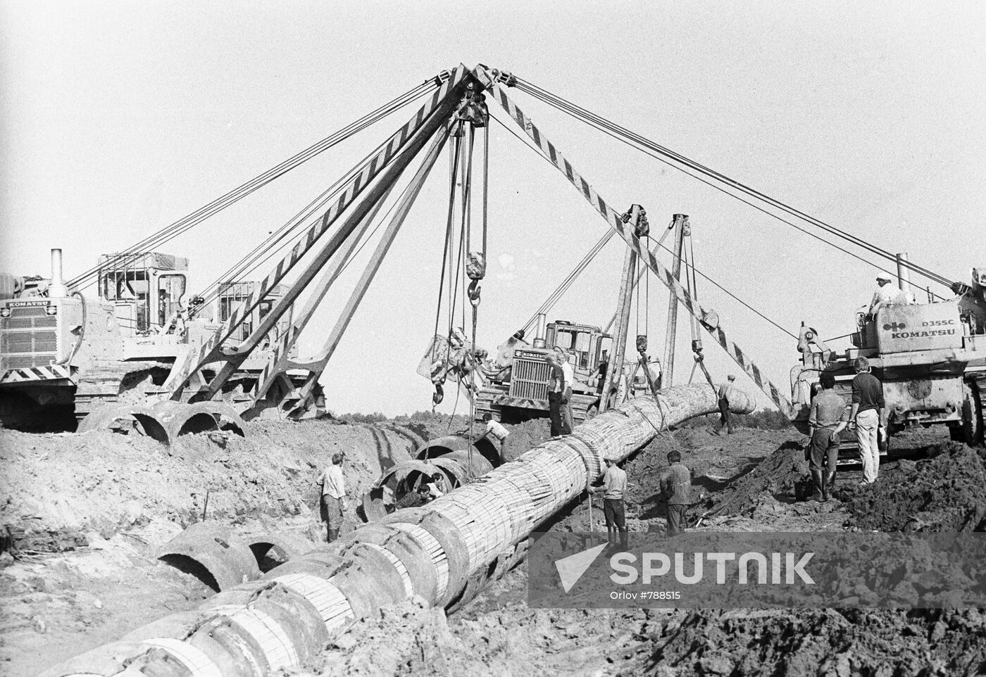 Construction of the Urengoy-Uzhgorod pipeline