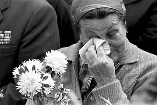 Anti-war meeting at Piskaryovskoye memorial cemetery