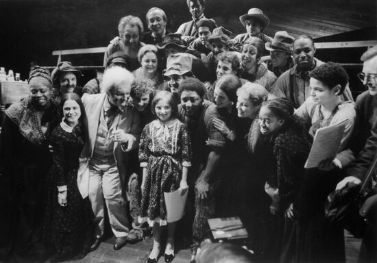 Soviet schoolgirl Katya Lycheva travels to the USA