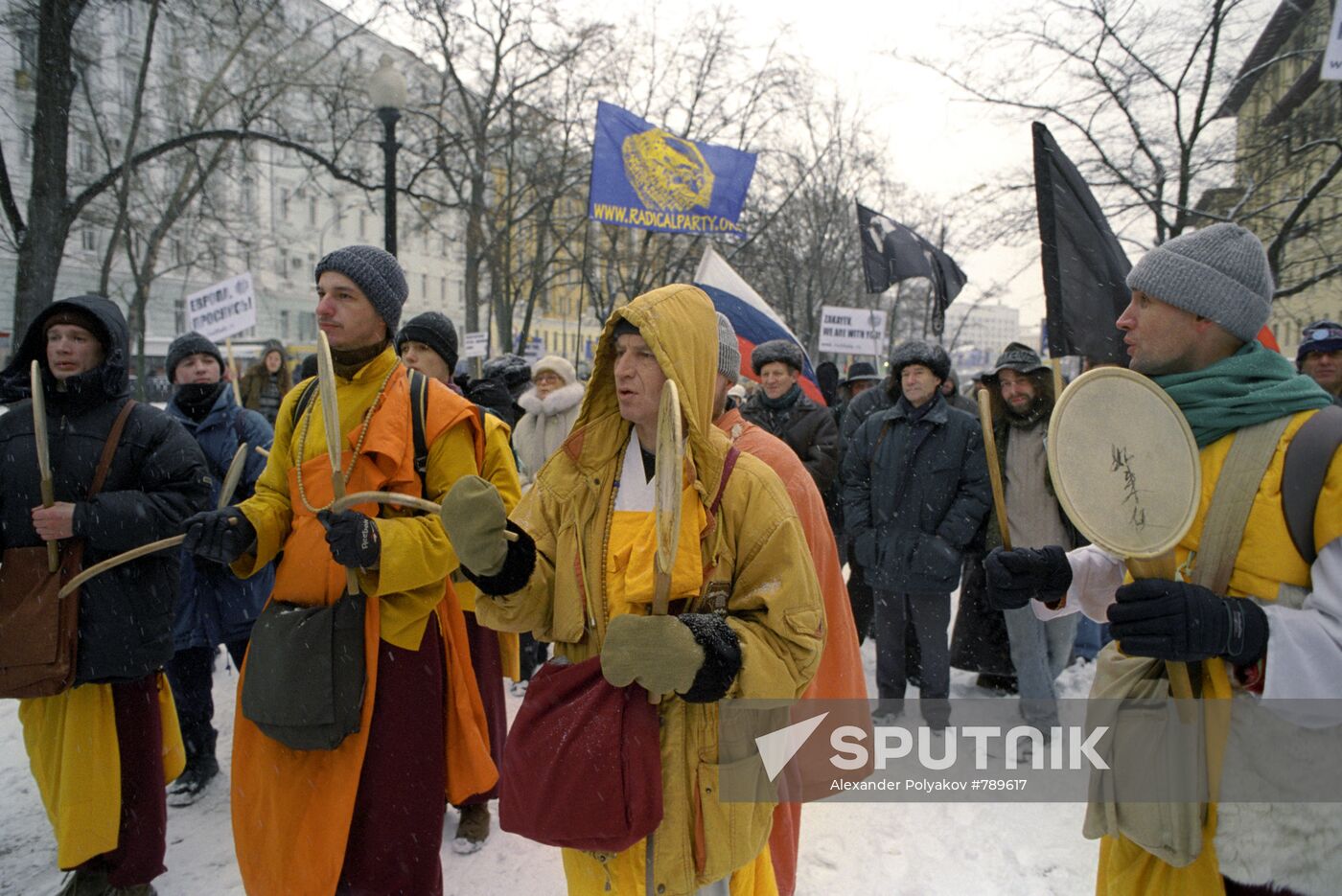 Krishna worshippers at anti-war rally "For peace in Chechnya"