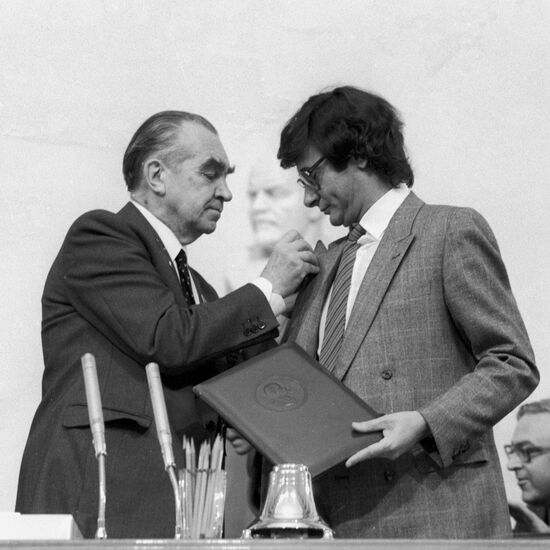 Mahmoud Darwish, Nikolai Blokhin