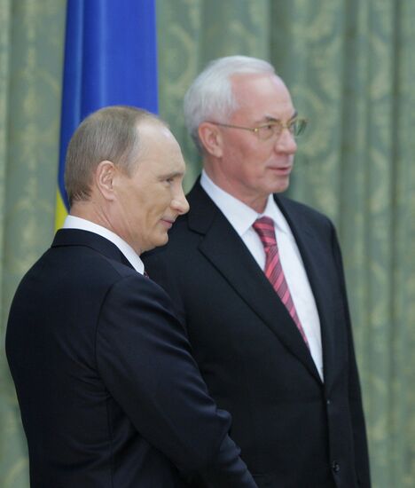 Vladimir Putin meets with Mykola Azarov