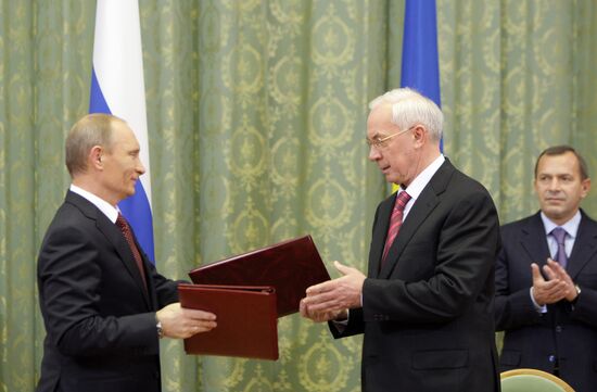 Russian-Ukrainian papers signed