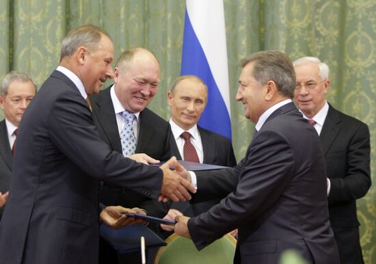 Russian-Ukrainian papers signed