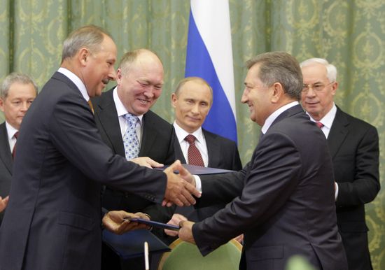Russian-Ukrainian papers signed