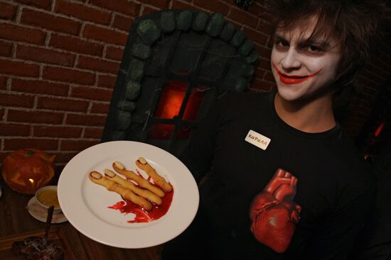 Halloween specials at a Moscow restaurant