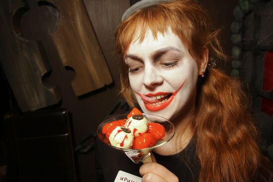Halloween specials at a Moscow restaurant