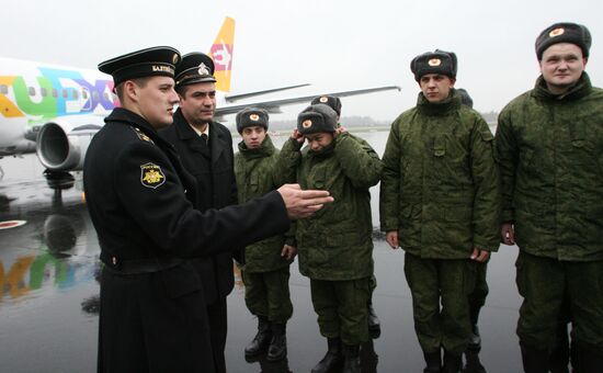 Conscripts arrive in Kaliningrad