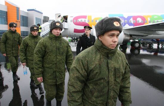 Conscripts arrive in Kaliningrad