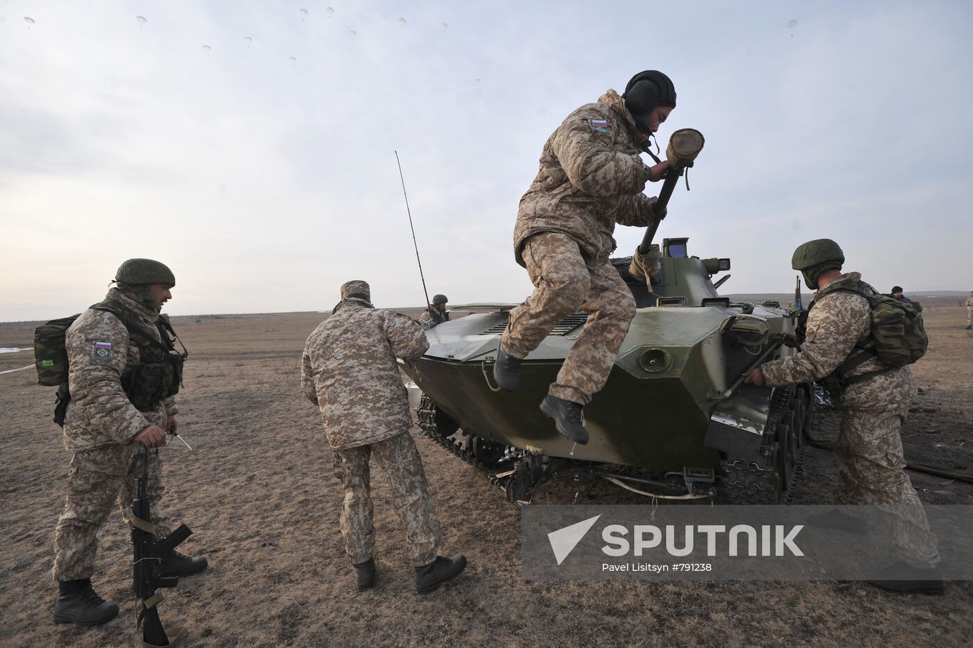 CSTO holds Interaction-2010 drills at Chebarkul training field