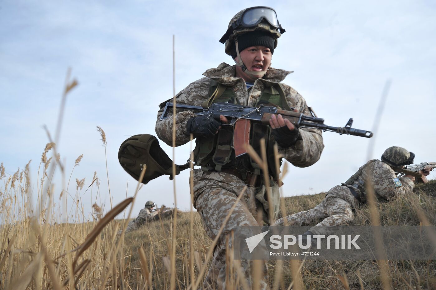 CSTO holds Interaction-2010 drills at Chebarkul training field