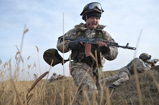CSTO holds Interaction-2010 drills at Chebarkul training field