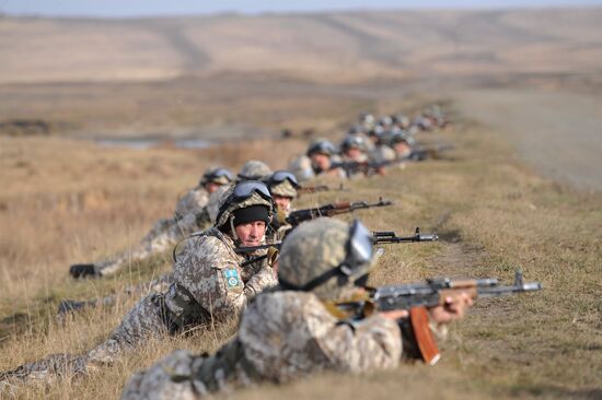 CSTO holds Interaction-2010 drills at Chebarkul training field