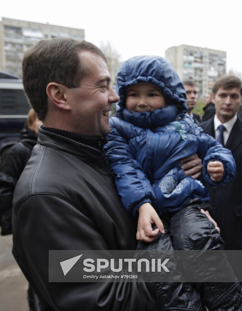 Dmitry Medvedev visits military community town in Moscow Region