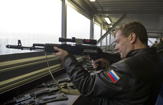 Dmitry Medvedev visits sniper school