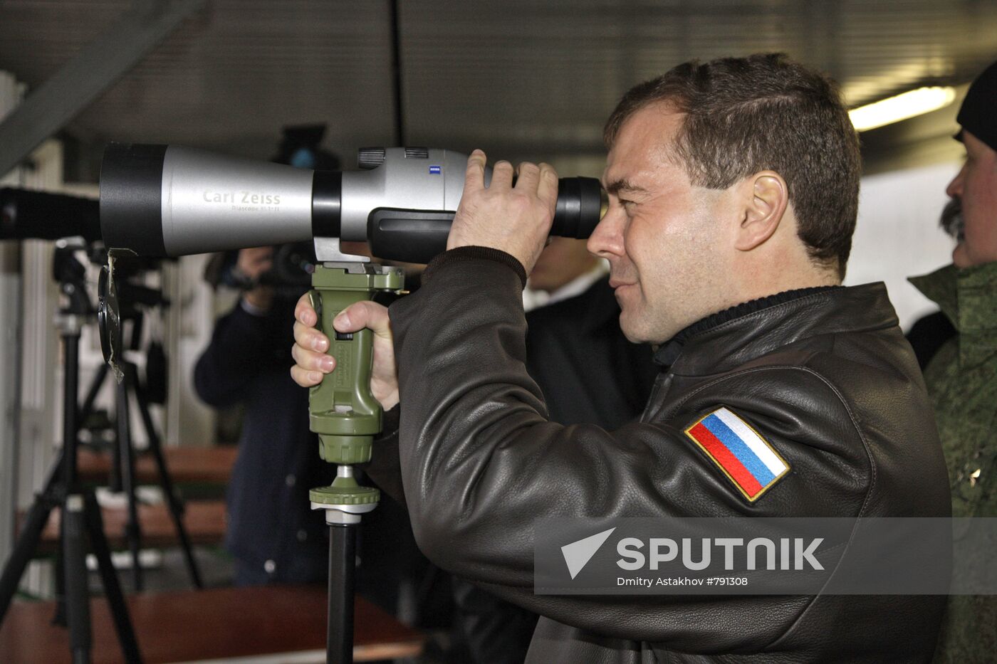 Dmitry Medvedev visits sniper school