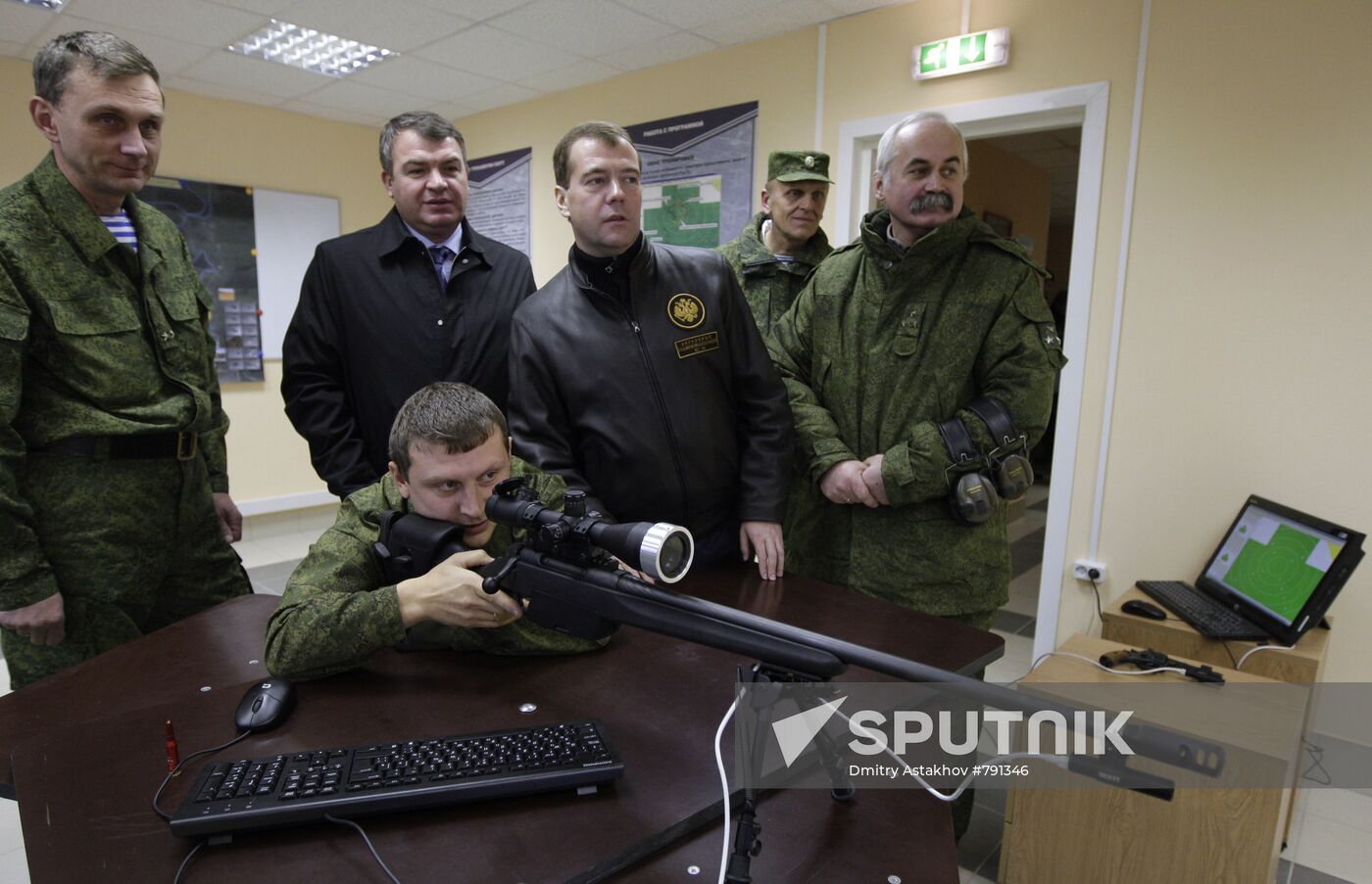 Dmitry Medvedev visits sniper training school