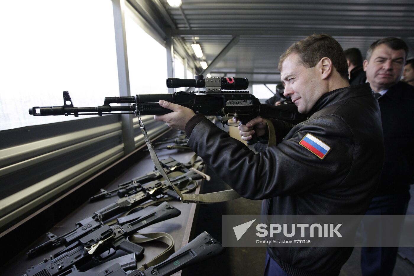 Dmitry Medvedev visits sniper training school