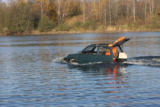 Oka microcar-based amphibious vehicle