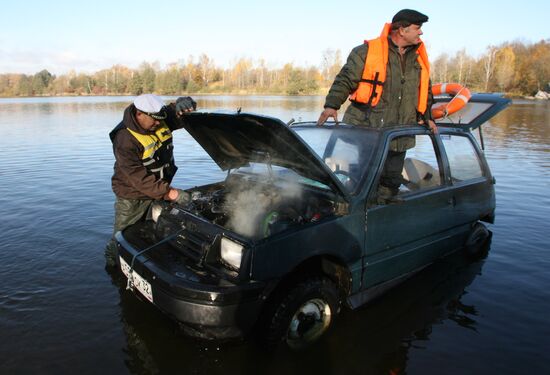 Oka microcar-based amphibious vehicle