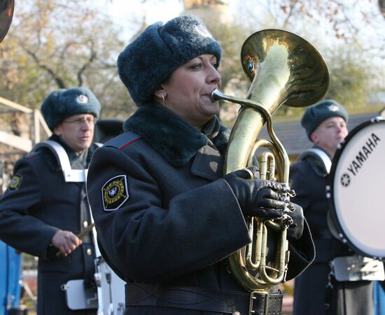 Militia ceremonial review