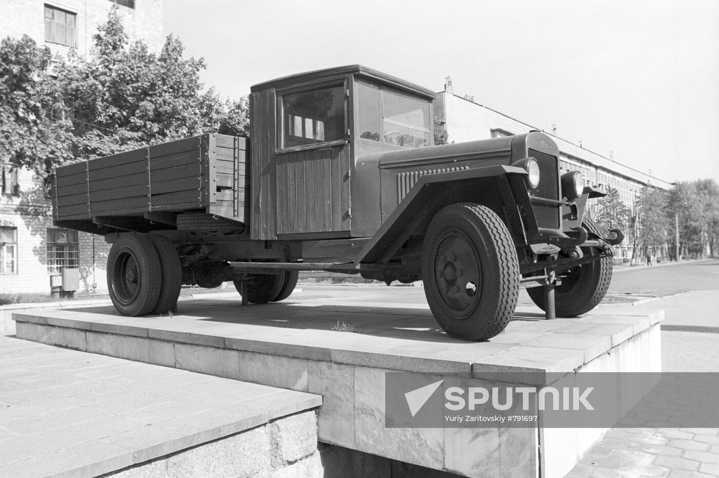 ZIS-105 truck