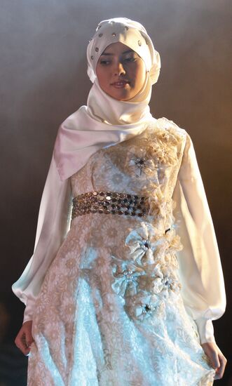 Islamic-clothes fashion contest of Muslim clothes